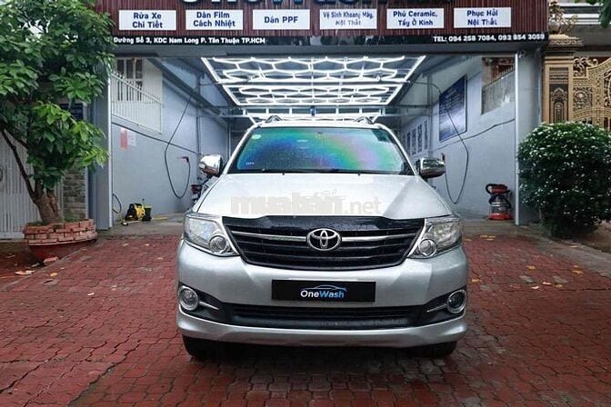 Toyota Fortuner 2014 Xăng Tự động 7 chỗ Bạc