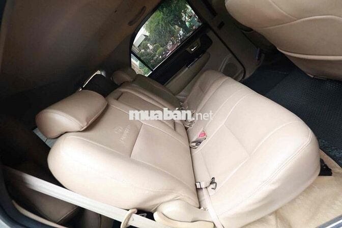 Toyota Fortuner 2014 Xăng Tự động 7 chỗ Bạc