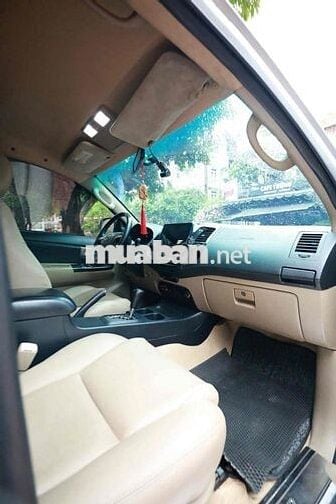 Toyota Fortuner 2014 Xăng Tự động 7 chỗ Bạc