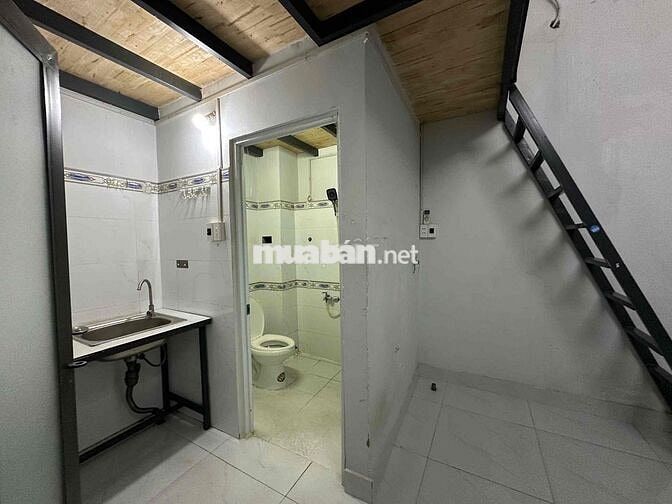 phòng có gác gần ngã tư phú nhuận