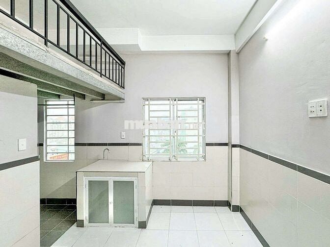 CHÍNH CHỦ CHO THUÊ PHÒNG NGAY CHÂN CẦU VƯỢT NGÃ TƯ GA