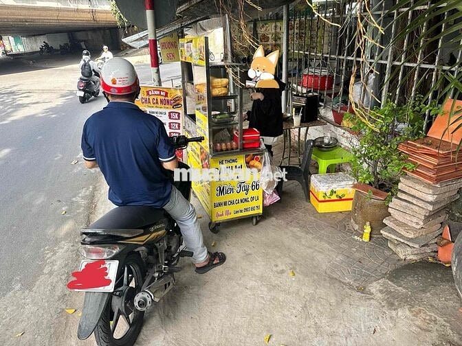 Cho thuê mặt bằng kèm xe bánh mì