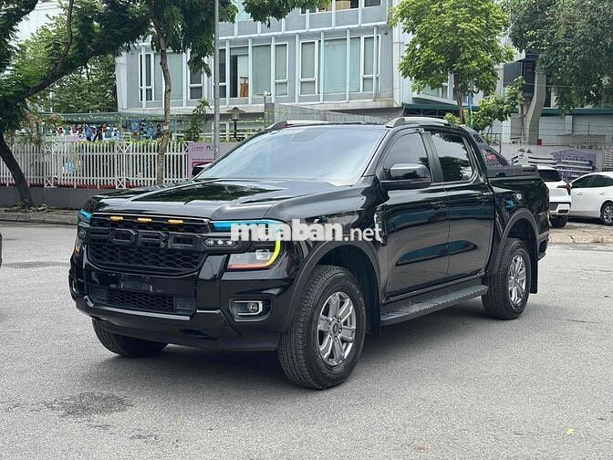Ford Ranger XLT 2022 Tự động Đen 9 vạn