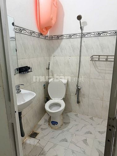 Cho thuê nhà nguyên căn tại hẻm 100 Tân Khai, phường Minh Phụng (P7, Q