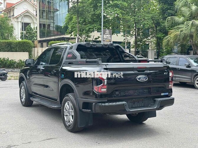 Ford Ranger XLT 2022 Tự động Đen 9 vạn