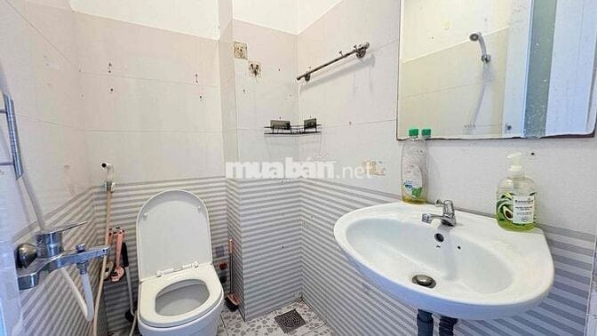CHÍNH CHỦ CHO THUÊ PHÒNG BAN CÔNG 35m2 NGAY HẺM ỐC ĐÀO. GIẢM 500k/Th