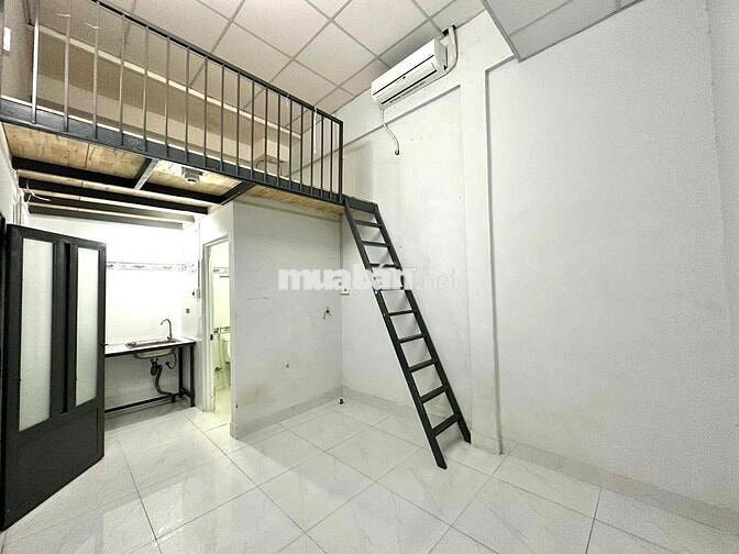 phòng có gác gần ngã tư phú nhuận