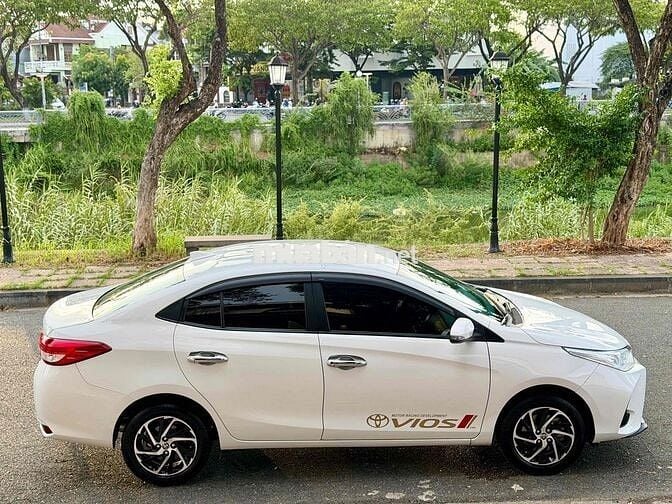Toyota Vios 1.5E 2022 Số sàn Trắng