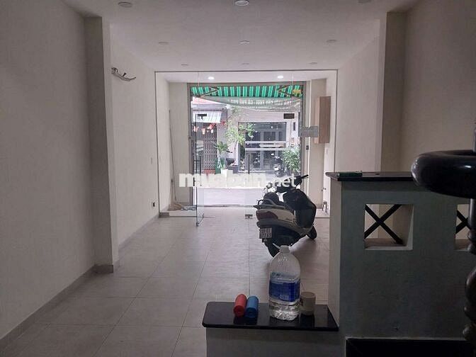 Cần cho thuê mặt bằng khu phan xích long