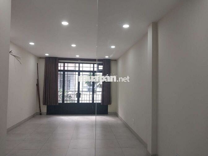 Cần cho thuê mặt bằng khu phan xích long