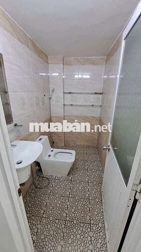 nhà thuê đẹp mới sữa lại mới 3 phòng ngủ 