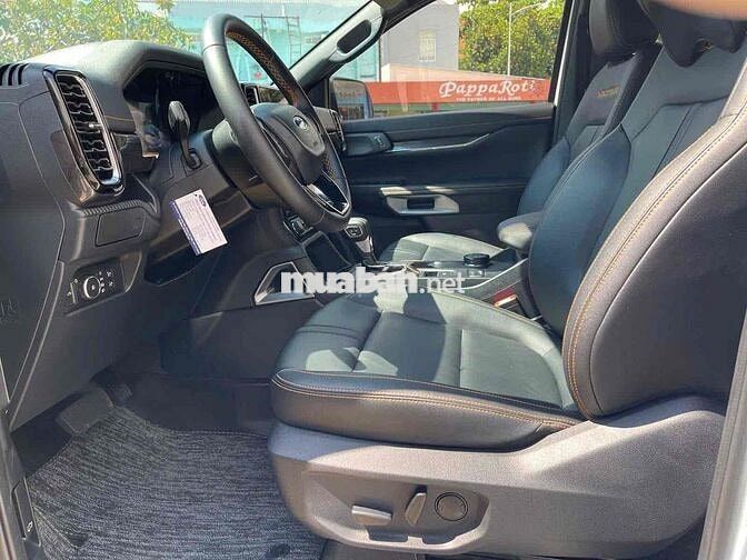Ford Ranger Wiltrak 2 cầu 2025 đi lướt