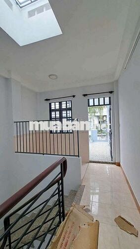 nhà thuê đẹp mới sữa lại mới 3 phòng ngủ 