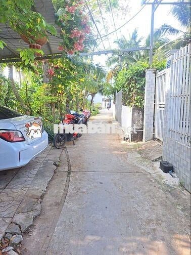 Nhà hoàn công diện tích lớn cách chợ cái răng 1,5km. Ô tô tới nhà
