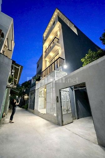 Nhà 4 Tầng full nội thất mới đẹp vào ở ngay đường Nguyễn Văn Quỳ, Q7