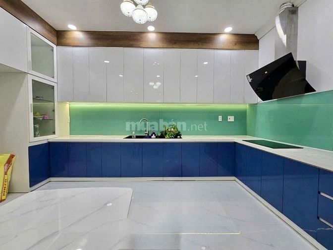 Nhà 4 Tầng full nội thất mới đẹp vào ở ngay đường Nguyễn Văn Quỳ, Q7