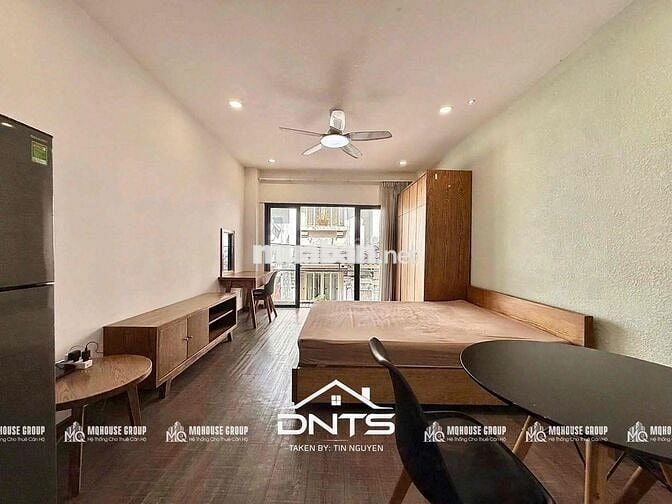 Studio balcony 45m2 đầy đủ nội thất gần Limtower, Công Viên Lê Văn Tám