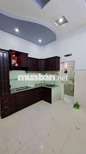 nhà thuê đẹp mới sữa lại mới 3 phòng ngủ 