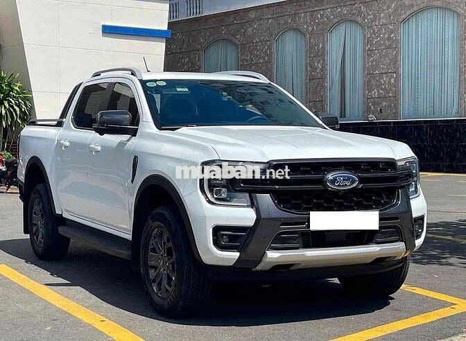 Ford Ranger Wiltrak 2 cầu 2025 đi lướt