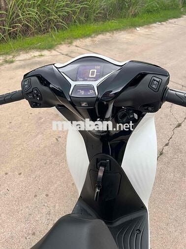 Honda SH160i ABS 2025 Trắng Đen Bạc Siêu lướt