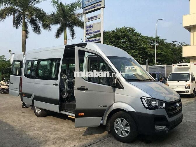 Hyundai Solati 16 chỗ Bạc