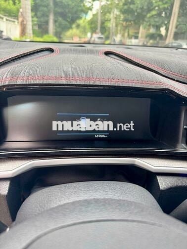 Hyundai Custin 2.0T Trắng 66.900 km