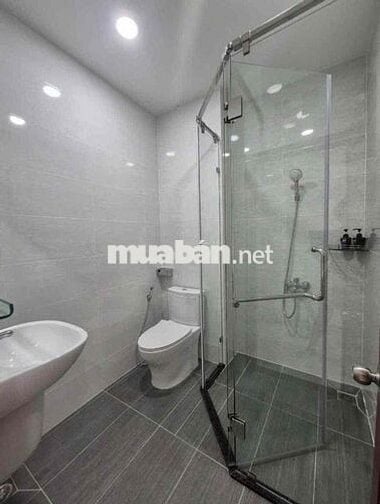- Cho thuê nhà MT 193 Cô Giang P Cầu Ông Lãnh Q1 - Diện tích: 4x20m.(t