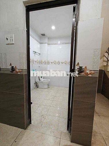 Cho thuê nhà mặt tiền đường nội bộ Bùi Minh Trực P5 Q8
