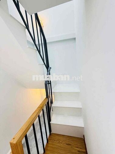 Nhà Đẹp Quận 10 – Hẻm Xe Hơi – Chỉ Nhỉnh 2 Tỷ