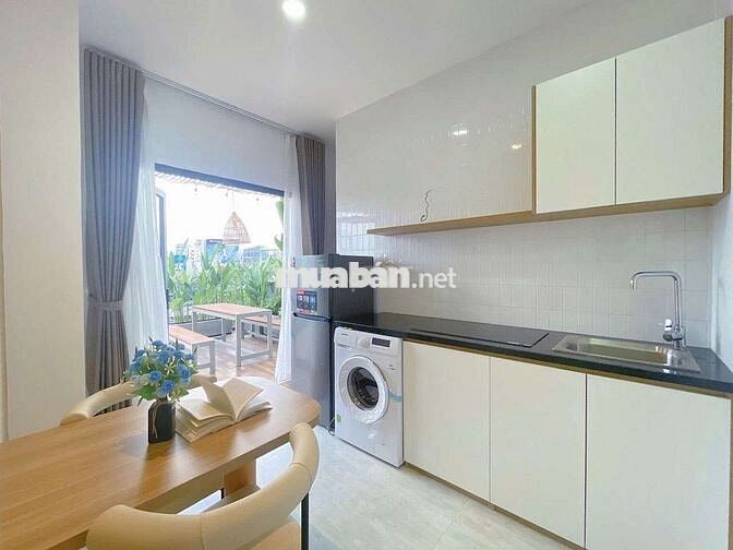 Căn hộ sân vườn 80m2 2pn full nội thất Điện Biên Phủ - Q1