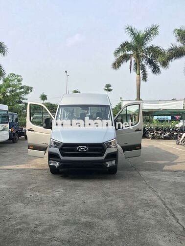 Hyundai Solati 16 chỗ Bạc