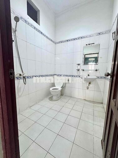 Phòng Q12 Gần ĐH Nguyễn Tất Thành, Máy lạnh rộng 30m2