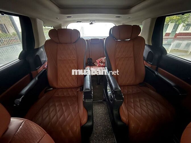 Kia Carnival Đen 7 chỗ Da cao cấp