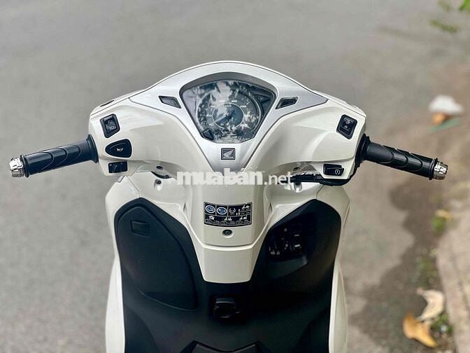 Honda Lead 4val 2025 Ngay chủ kí giấy