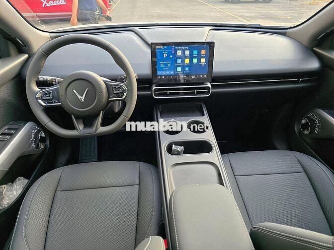 VinFast MPV7 Xám nhạt xả kho tháng 7