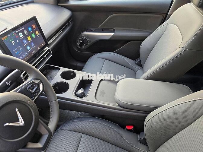 VinFast MPV7 Xám nhạt xả kho tháng 7