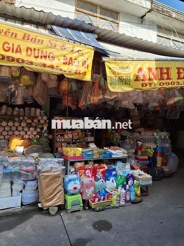 Sang 4 kiôt chợ vĩnh lộc và tất cả hàng hoá , hàng tiêu dùng