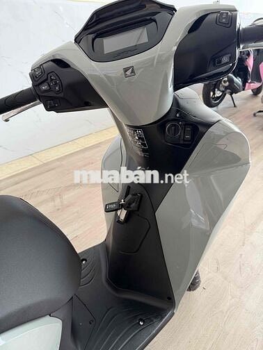 Honda SH 125i ABS 2026 Xám 89 km
