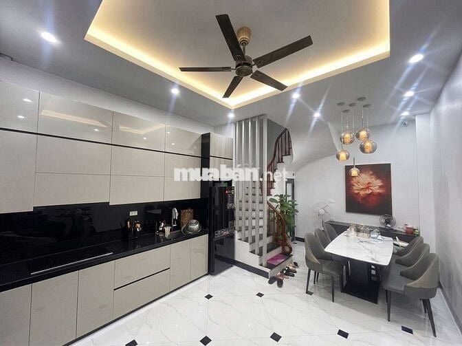 Cho thuê nhà Yên Phụ 45m² 5 tầng mới đẹp Full nội thất Ngõ rộng thoáng