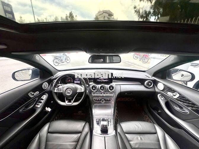 Mercedes-Benz C300 Trắng Da 5 chỗ