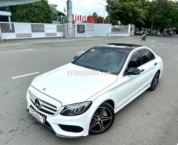 Mercedes-Benz C300 Trắng Da 5 chỗ