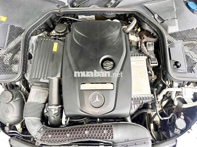 Mercedes-Benz C300 Trắng Da 5 chỗ