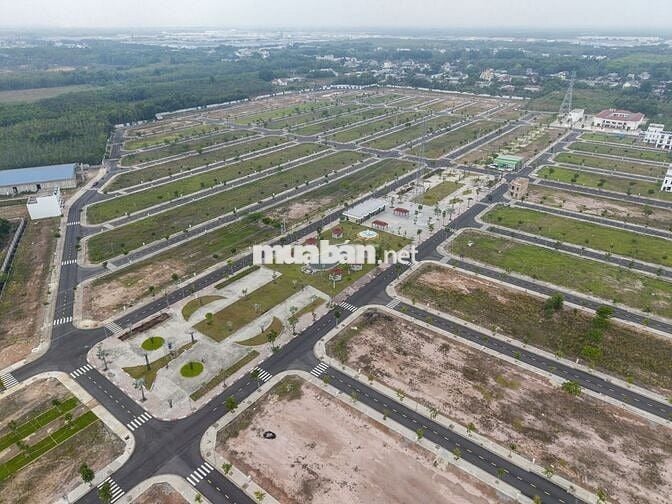 Đất nền giá chỉ từ 890 triệu, diện tích 5x20m, sổ hồng riêng từng nền