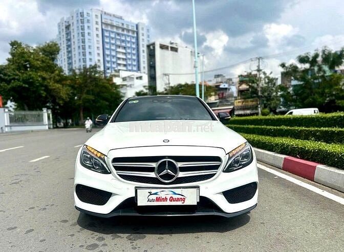 Mercedes-Benz C300 Trắng Da 5 chỗ