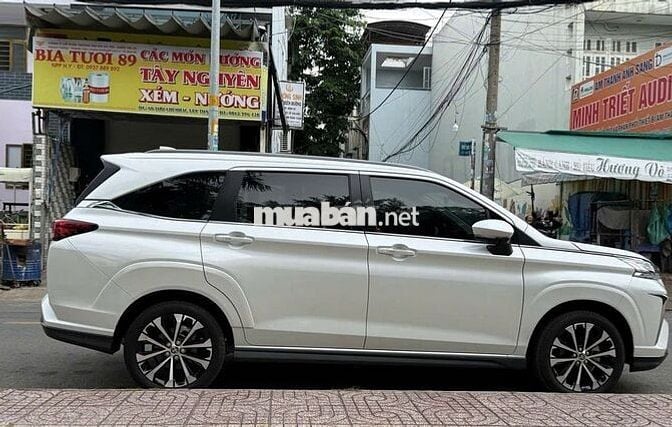 Toyota Veloz Top 2024 9000 km Trắng