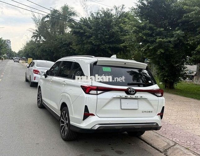Toyota Veloz Top 2024 9000 km Trắng