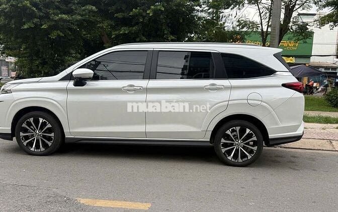 Toyota Veloz Top 2024 9000 km Trắng