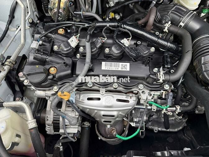 Toyota Veloz Top 2024 9000 km Trắng