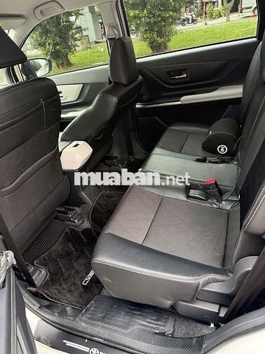 Toyota Veloz Top 2024 9000 km Trắng