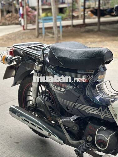 Honda Cub 50cc bánh mâm màu xanh 2019